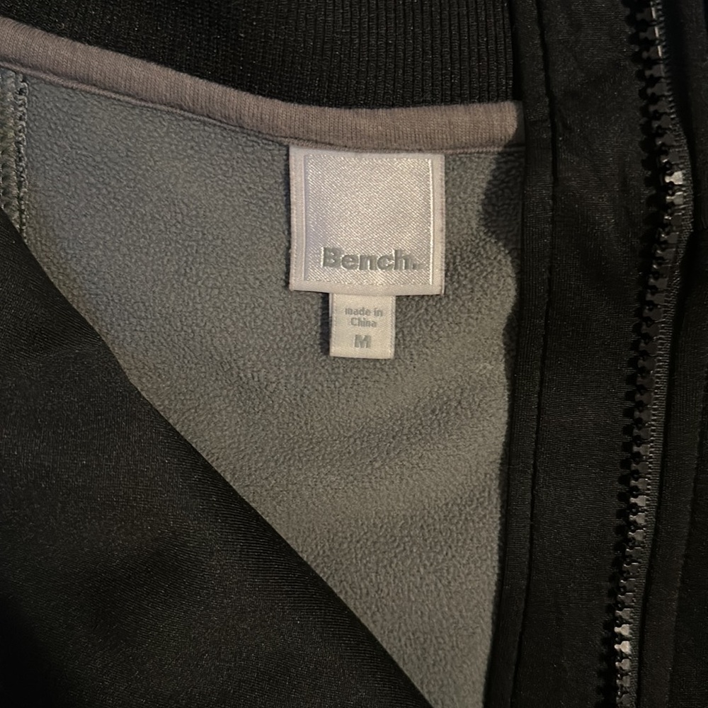 Bench Jacket - Picture 2 of 3